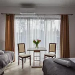 Premium Cracovia Arabians - Ojcowski Park Narodowy 3* Maszyce