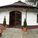 Pensión Premium Cracovia Arabians - Ojcowski Park Narodowy Maszyce